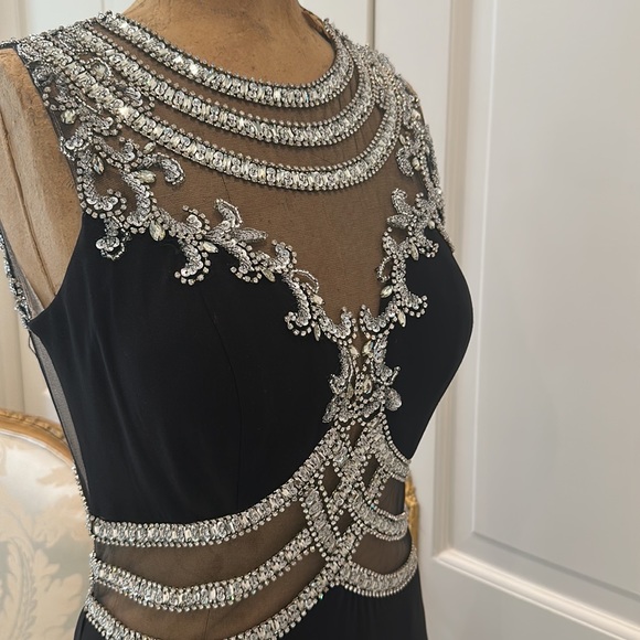 Jazz couture size 8 black and sequin long gown. - Picture 8 of 13
